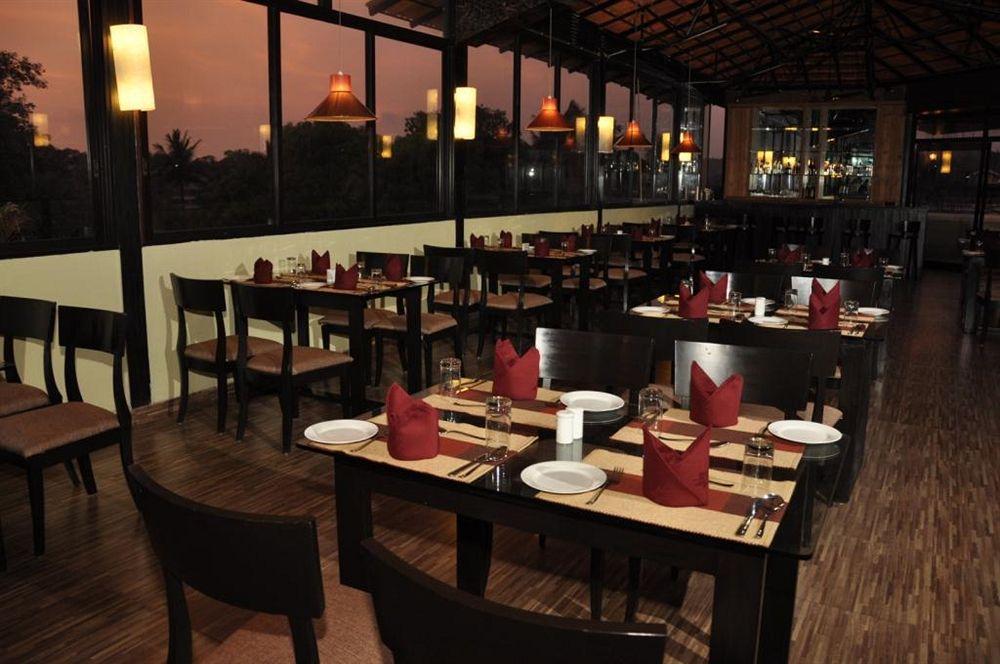 Sukhmantra Resort & Spa Кандолим Экстерьер фото