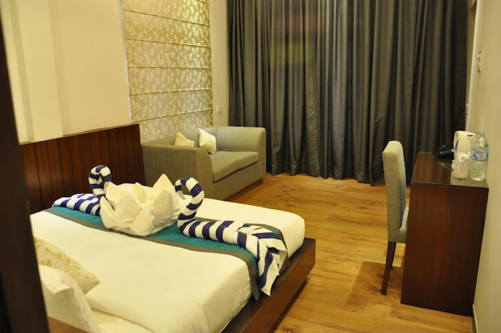 Sukhmantra Resort & Spa Кандолим Экстерьер фото