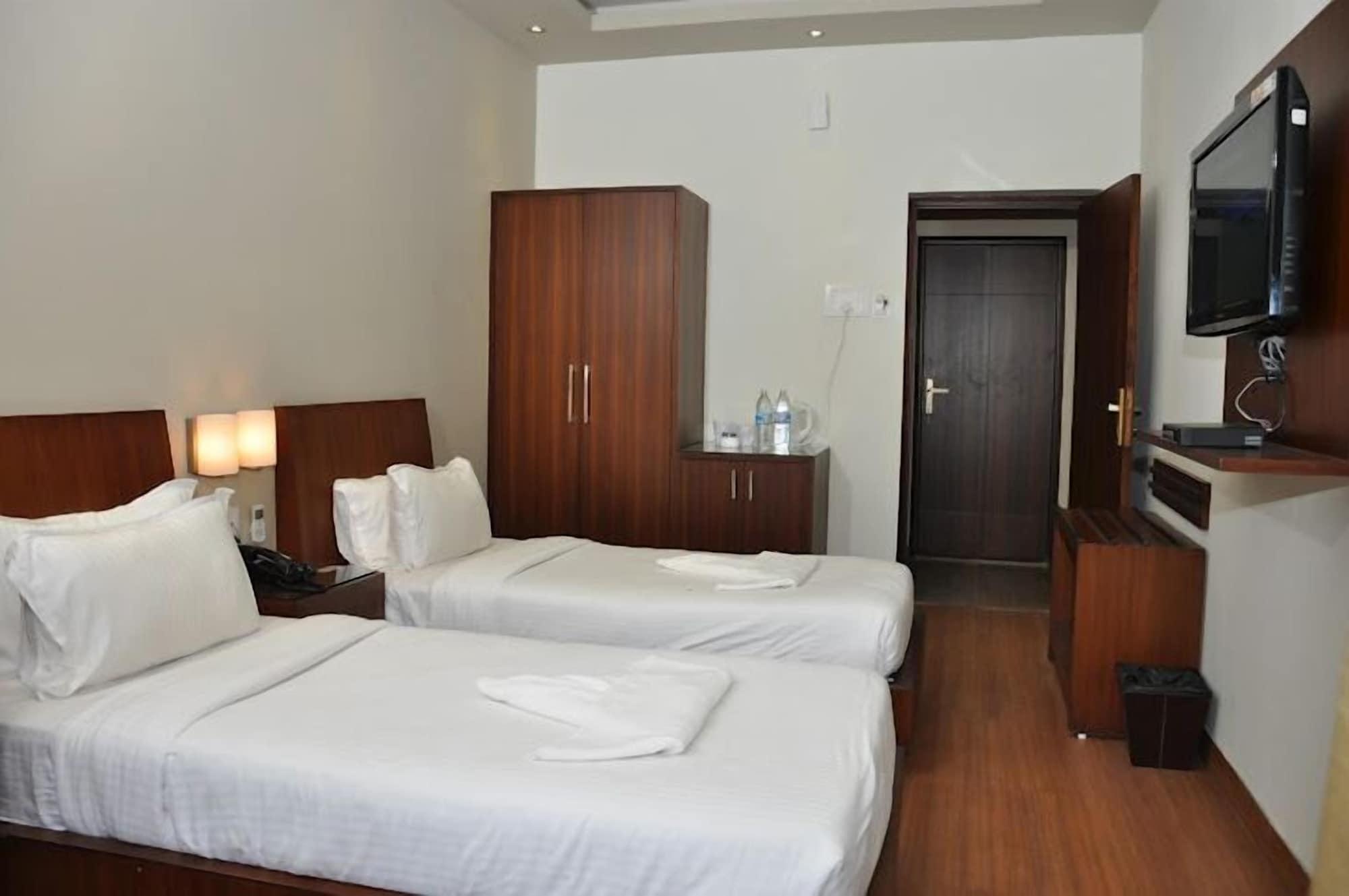 Sukhmantra Resort & Spa Кандолим Экстерьер фото