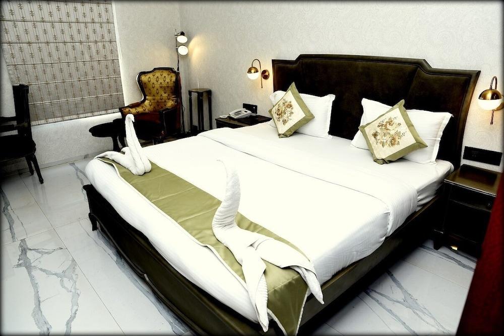 Sukhmantra Resort & Spa Кандолим Экстерьер фото